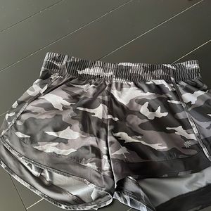 Athleta camo shorts